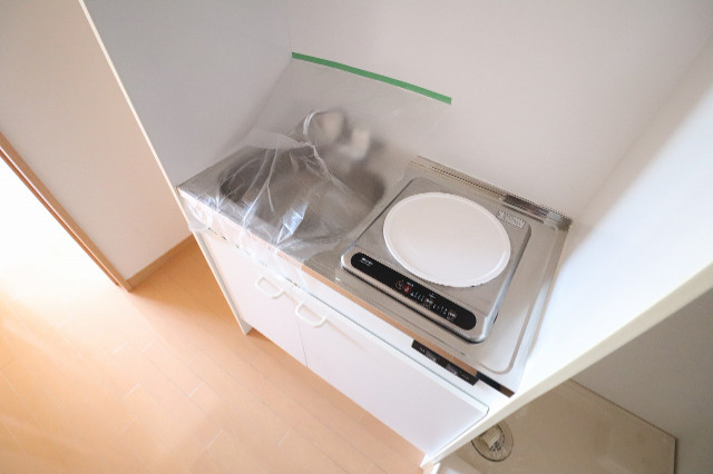 キッチン　一人暮らしにピッタリサイズ掃除もらくらくです。