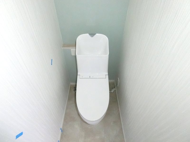 トイレ　温水洗浄便座付き