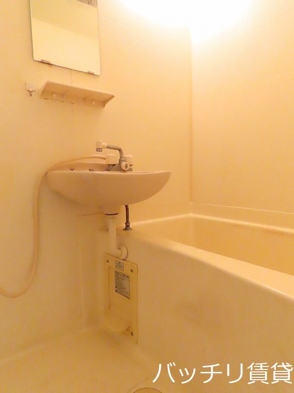 バス・シャワールーム　同型タイプ掲載のため、現況を優先します。