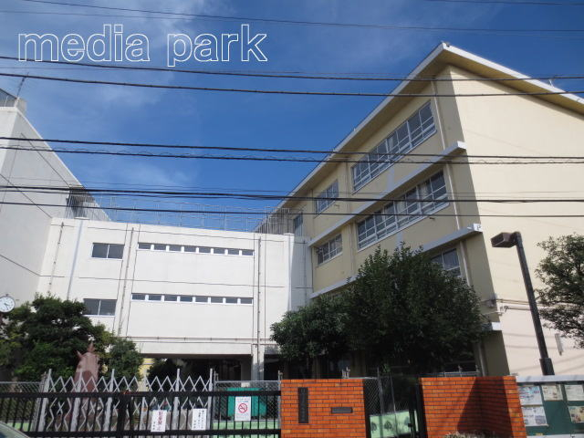 中学校　向丘中学校（中学校）まで1705m