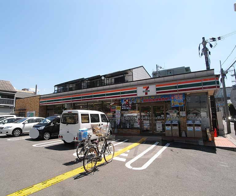 コンビニ　セブンイレブン京都油小路九条店（コンビニ）まで184m