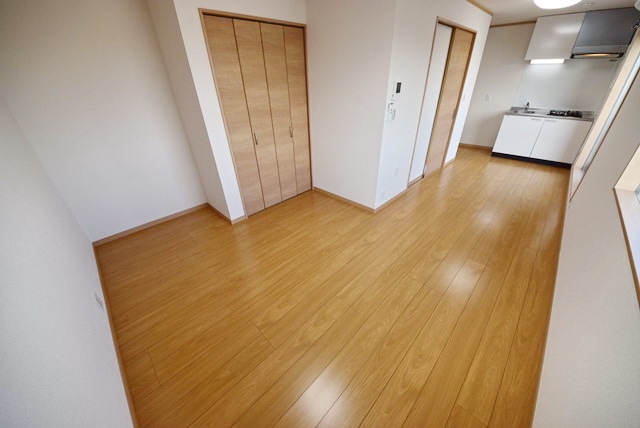 居室・リビング　こちらのリビングで趣味の時間をお楽しみください♪