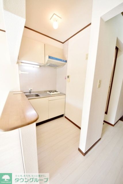 キッチン　お洒落なカウンター付きキッチン