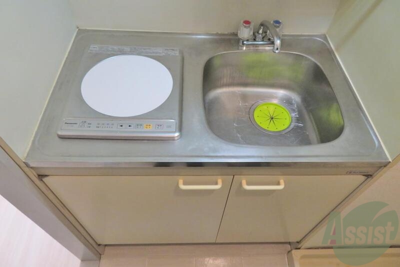 キッチン　シンプルなキッチンは自分好みにアレンジ頂けますね