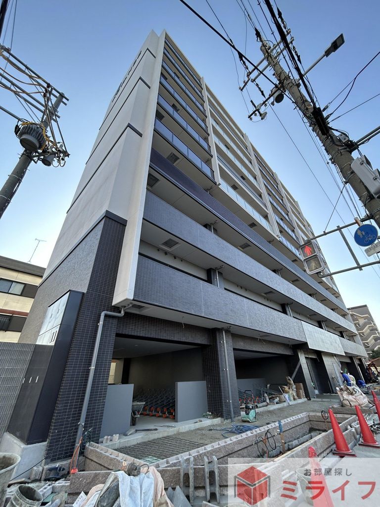 建物外観　駐車場