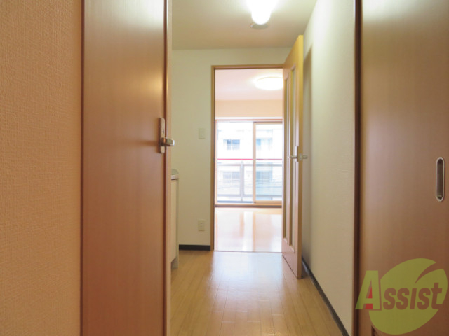 玄関　玄関から撮影してみました。開放感がありますね。