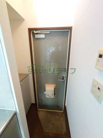 玄関　お電話でお問合せのお客様を対象に初期費用割引中。