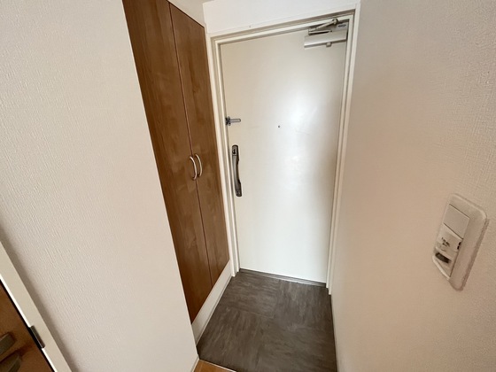 玄関　※別部屋の写真です