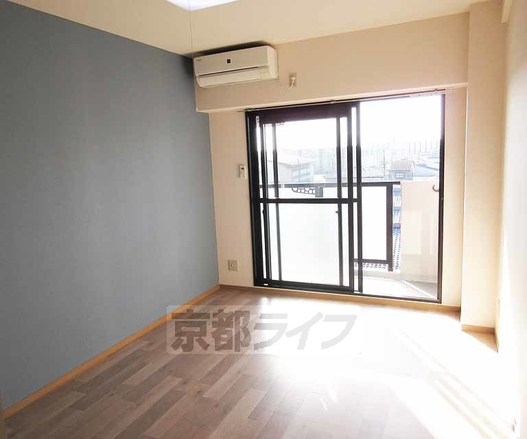 居室・リビング　アクセントクロスが特徴です！