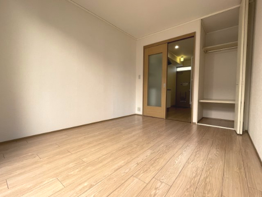 その他部屋・スペース　約６帖の室内です