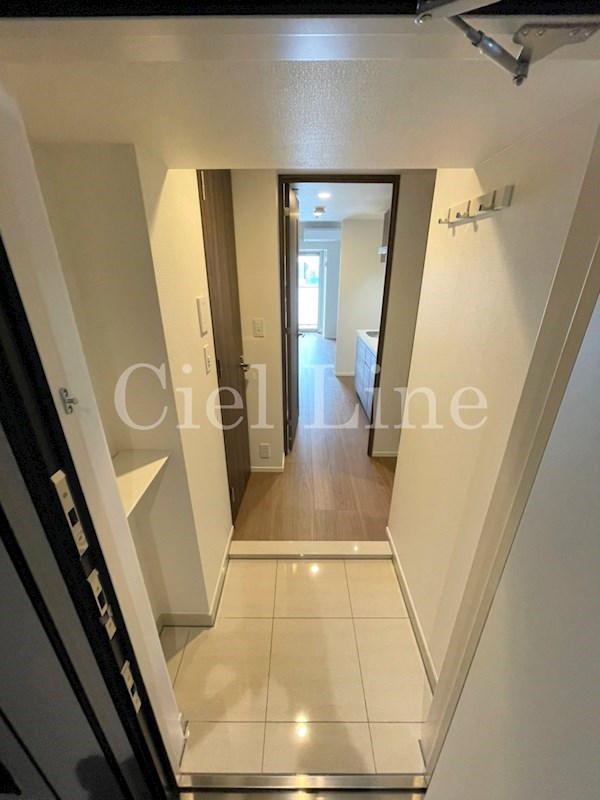 玄関　※同物件内別部屋のイメージです。実際のお部屋とは色合いなどが