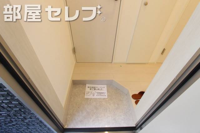 玄関　玄関口。