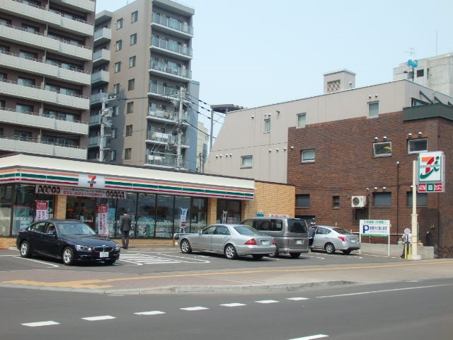 コンビニ　セブンイレブン（コンビニ）まで80m