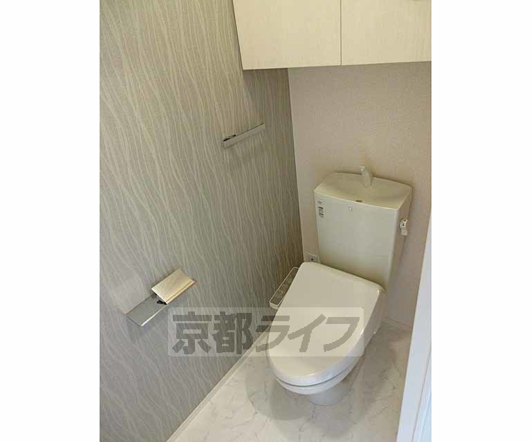 トイレ　上段に収納できます・