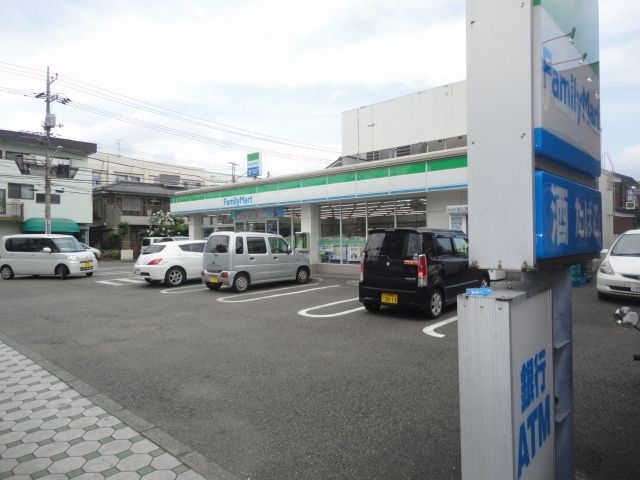 コンビニ　ファミリーマート北野駅前通り店（コンビニ）まで256m