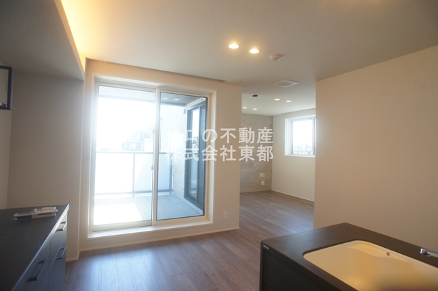 居室・リビング　南向きの広いリビングはゆったりくつろげる憩いの空間♪