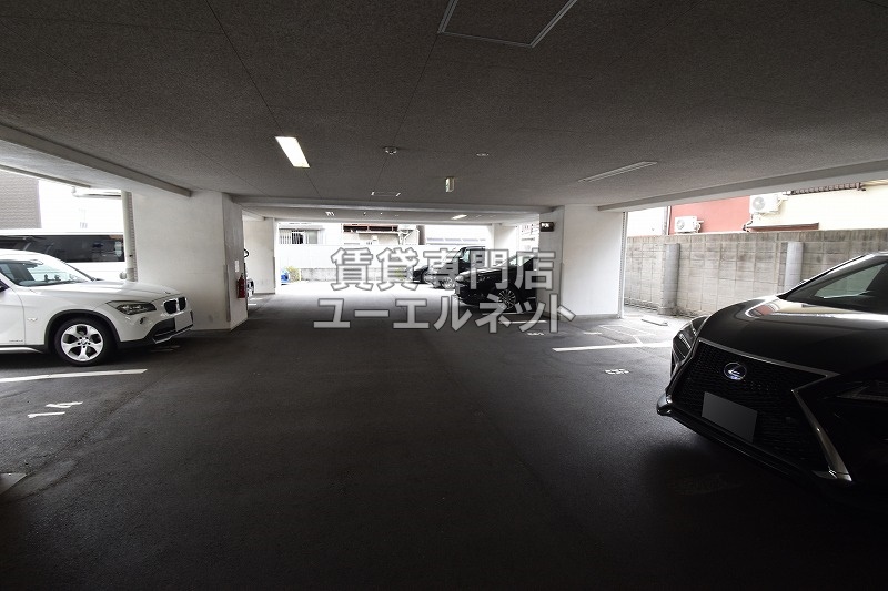 駐車場　敷地内駐車場