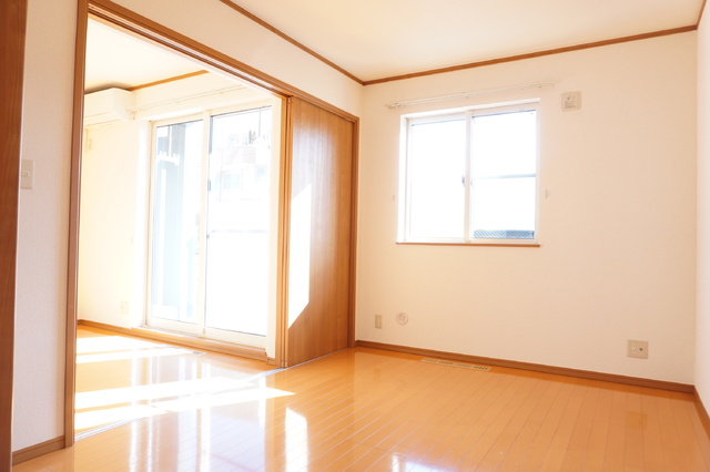 その他部屋・スペース　南向きの洋室６帖