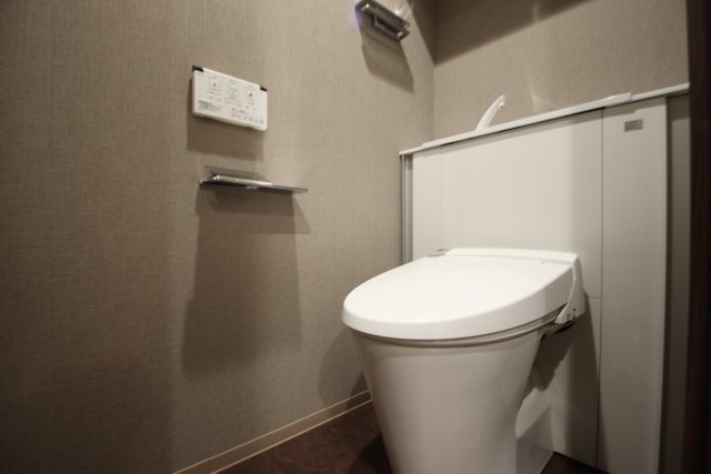 トイレ　※別室の参考写真の為、現況優先です。