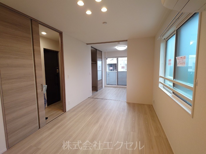 居室・リビング　明るいお部屋です