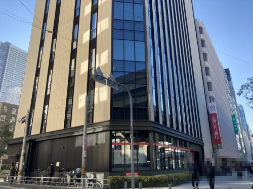 銀行　三菱UFJ銀行信濃橋支店（銀行）まで570m