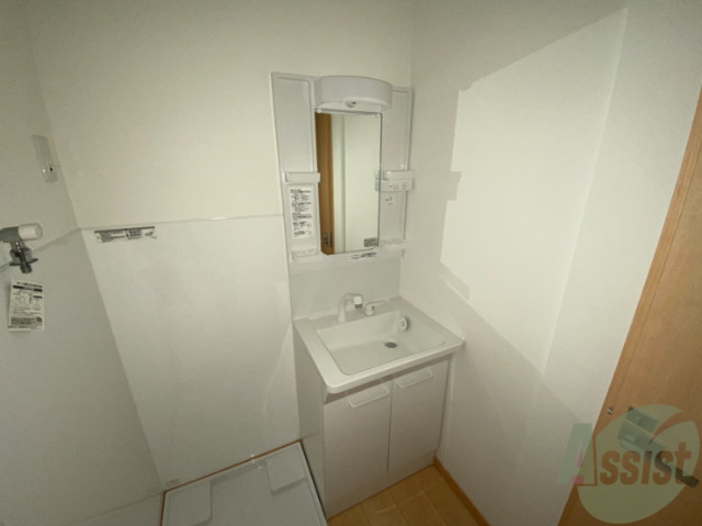 洗面設備　洗面台は独立しています。朝の身支度はこちらでどうぞ～