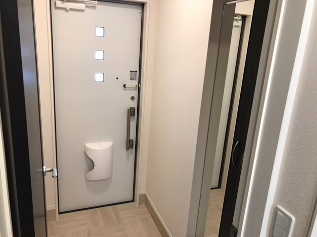 玄関　玄関及び収納