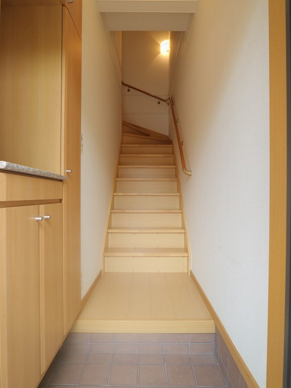 玄関　（写真は同型別物件）