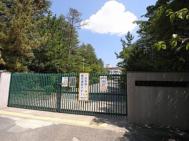高校・高専　兵庫県立川西緑台高等学校（高校・高専）まで1689m