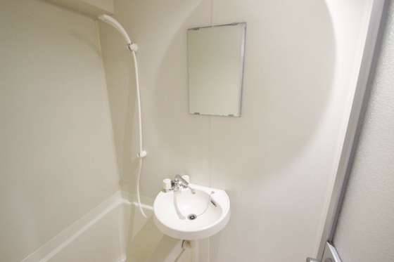 洗面設備　※別号室の写真です