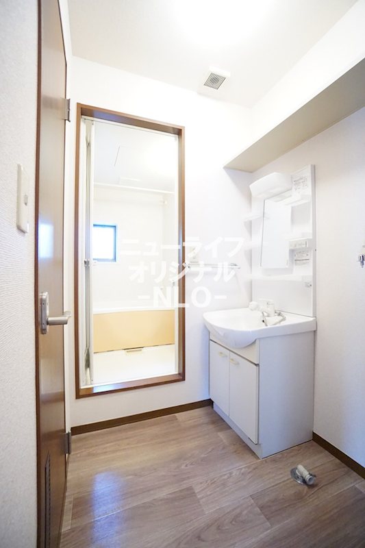 洗面設備　独立洗面台で朝の支度も楽々☆