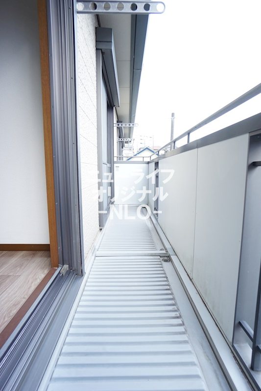 バルコニー　南に面したバルコニー☆お洗濯物も良く乾きます☆