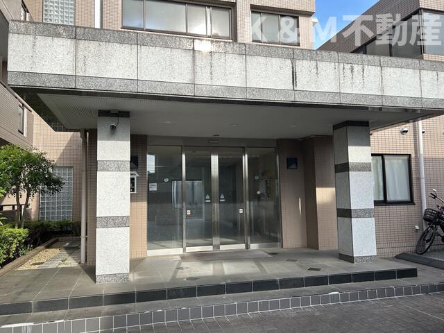 エントランス　清潔なエントランスです