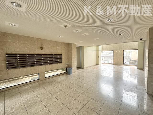 ロビー　落ち着いたロビーです