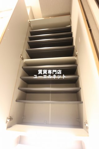 その他設備　収納力たっぷりのシューズボックスで玄関すっきり！