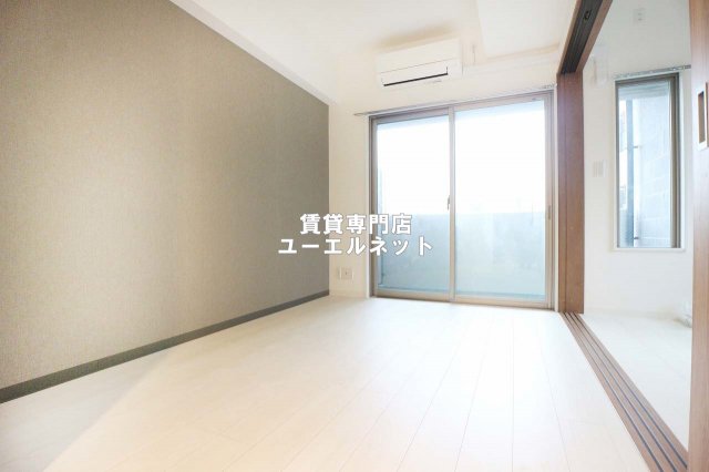 居室・リビング　ゆったりとくつろげる、落ち着きのある居室空間です