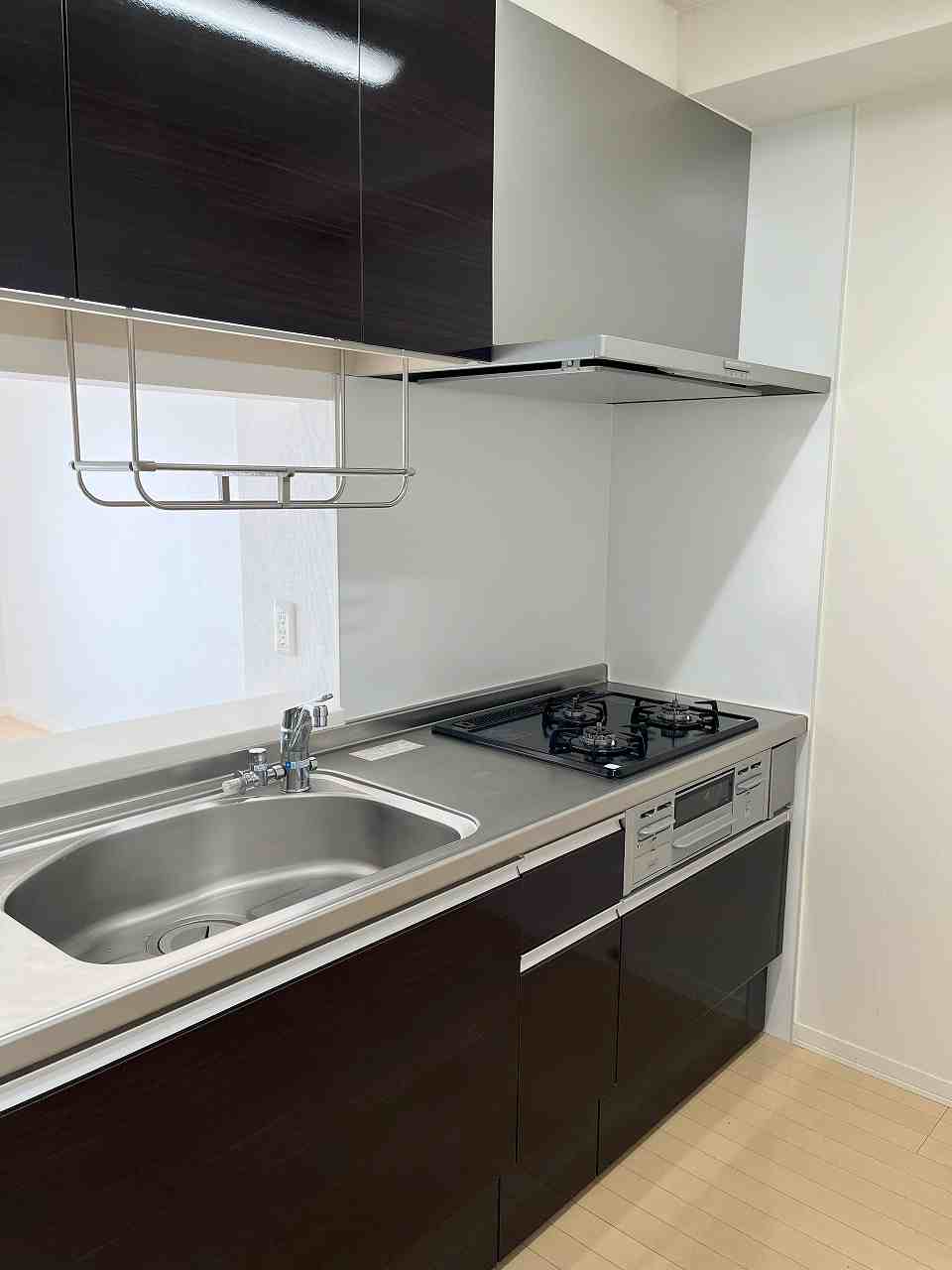 キッチン　反転間取り写真