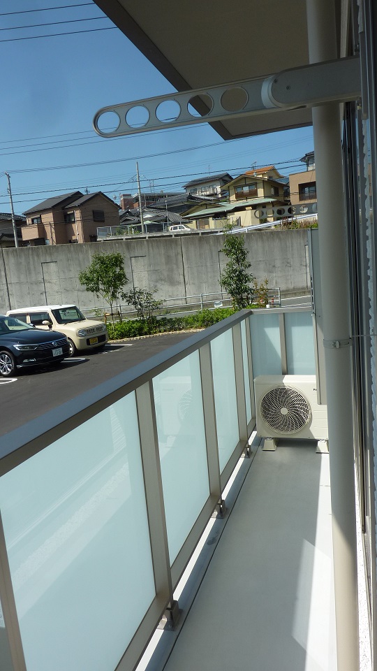 バルコニー　反転間取り写真