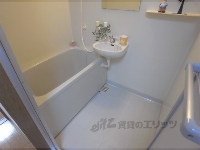 バス・シャワールーム　バス