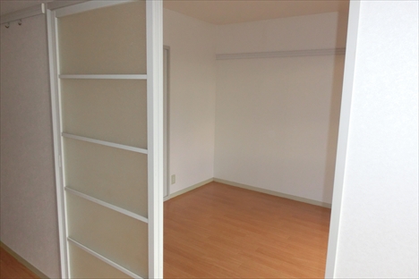 その他部屋・スペース　キッチンと洋室の間仕切り