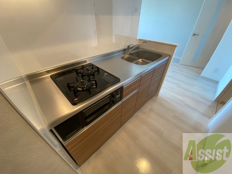 キッチン　システムキッチン完備で２口ついているので料理もできます！