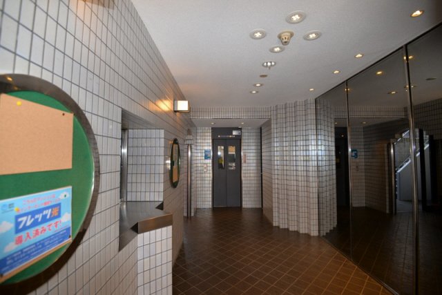 エントランス　清潔なエントランスです