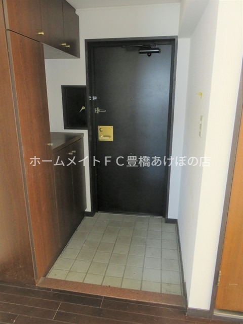 玄関　同型別部屋写真