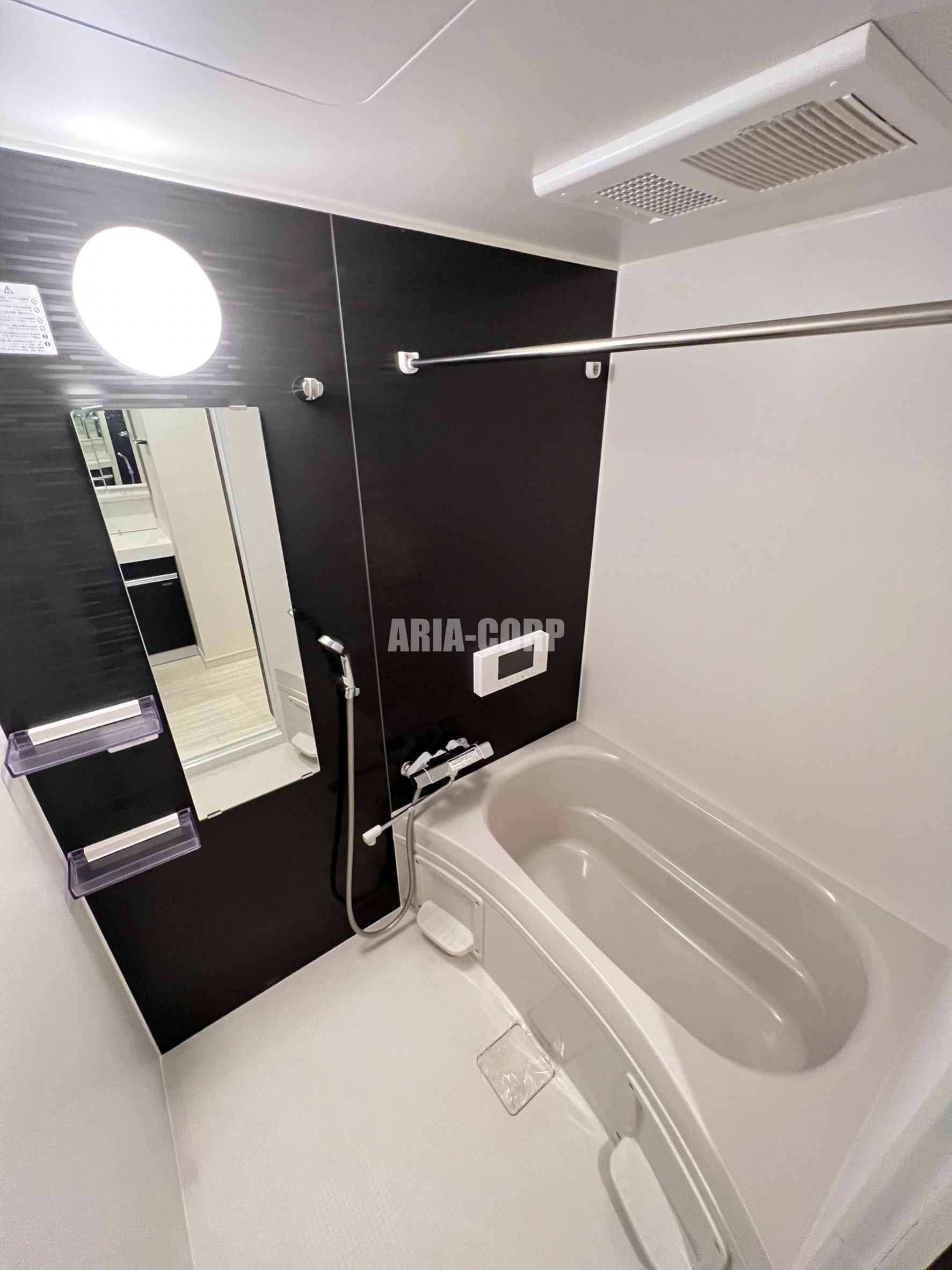 バス・シャワールーム　（同仕様）追炊き浴室乾燥つきのお洒落なバスルーム。