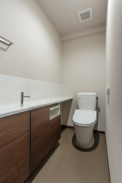 トイレ　※写真は同タイプ住戸です。