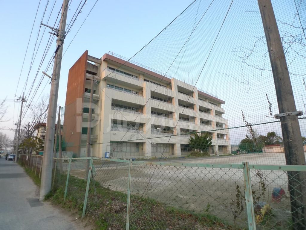 小学校　松戸市立旭町小学校（小学校）まで330m