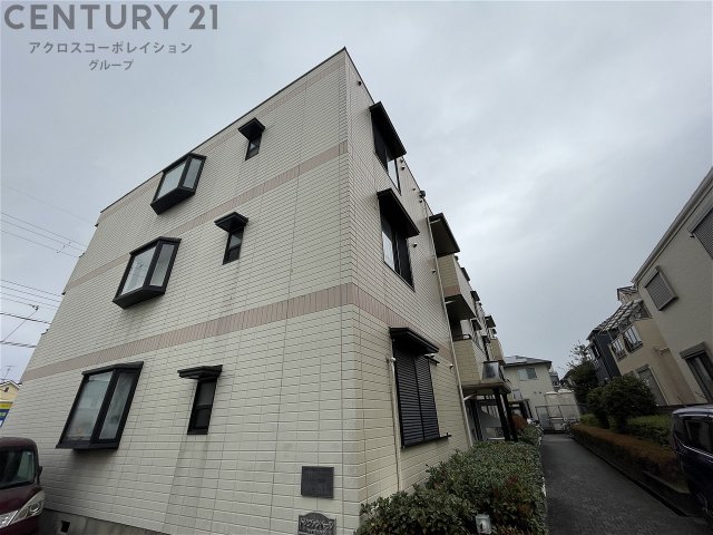 建物外観　敷地内に駐車場あります！