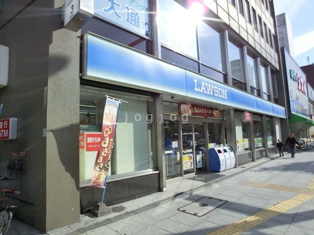 コンビニ　ローソン札幌大通西十丁目店（コンビニ）まで82m