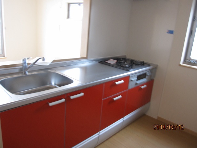 キッチン　こちらの反転タイプで色違いのタイプです