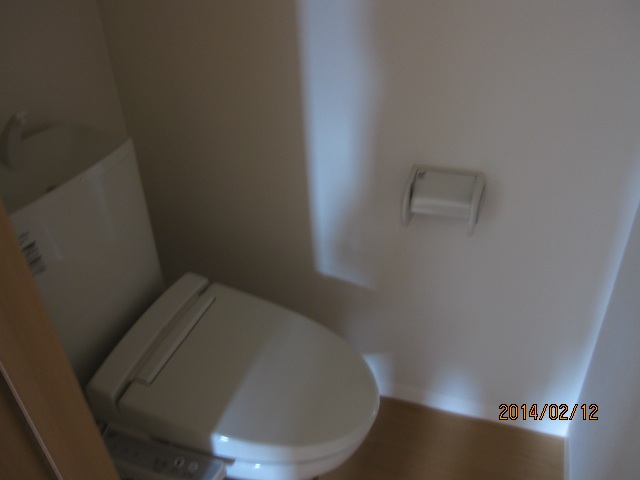 トイレ　同等のタイプのトイレがついています